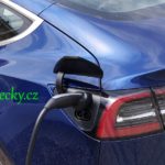 Jak odpojit nabíjecí kabel